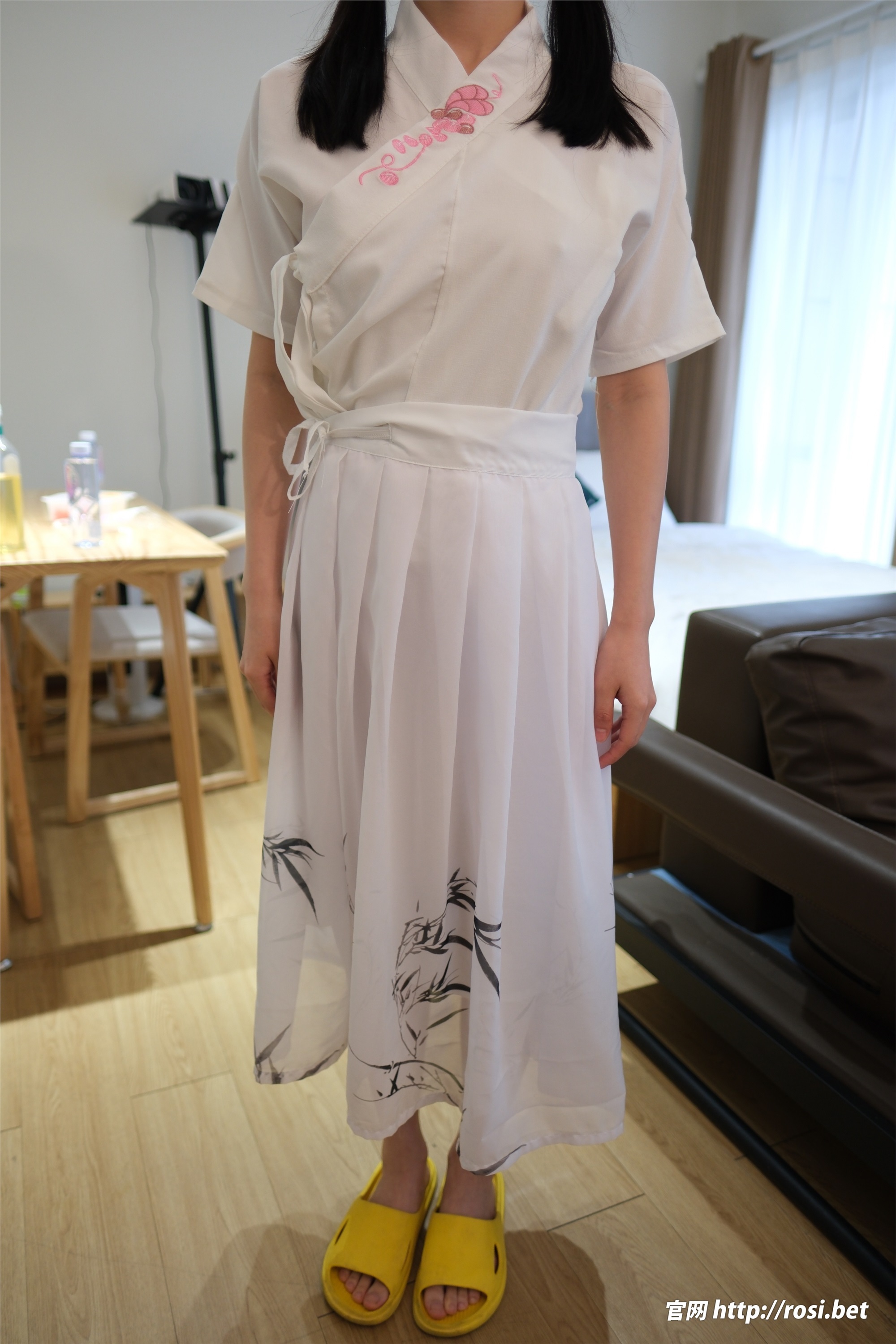 ROSI写真 2024.11.30 NO.4744